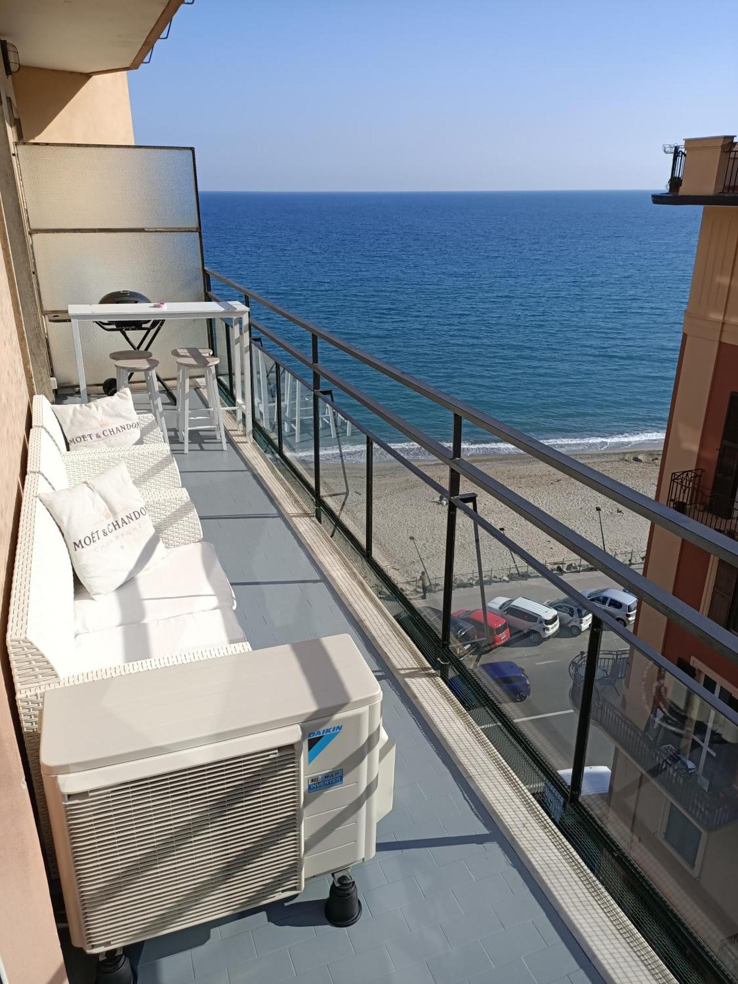 Ferienwohnung Casa Di Noemi - Seafront With Parking Savona Exterior foto